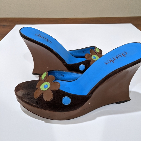 Charles by Charles David Wedge Heels - Picture 2 of 4